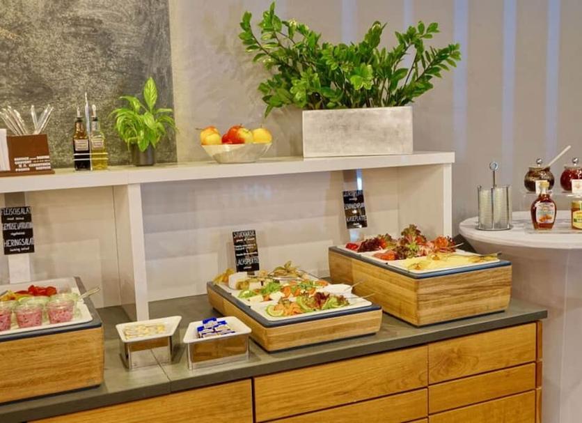 Buffet Photo
