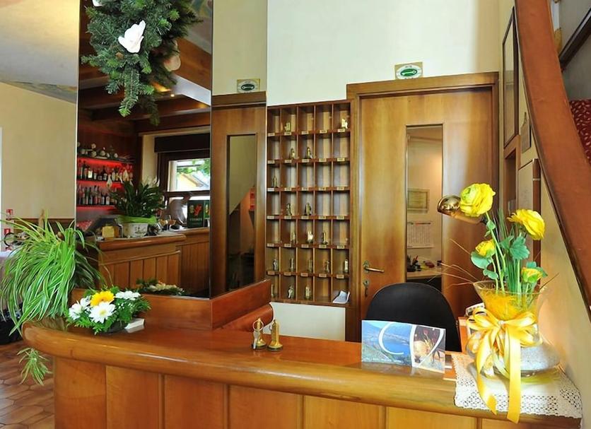 Front desk Photo