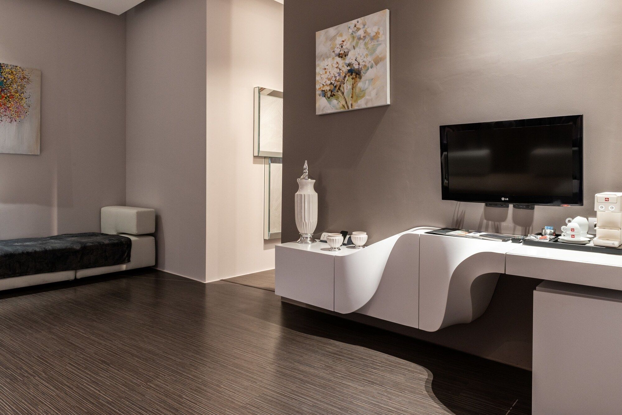 Room amenity
