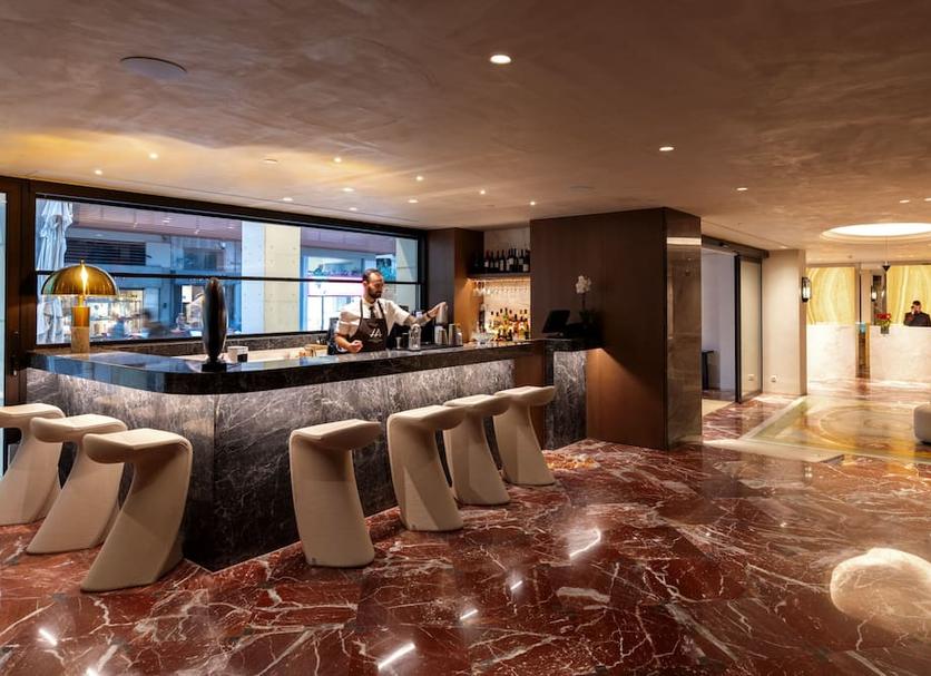 Bar Photo