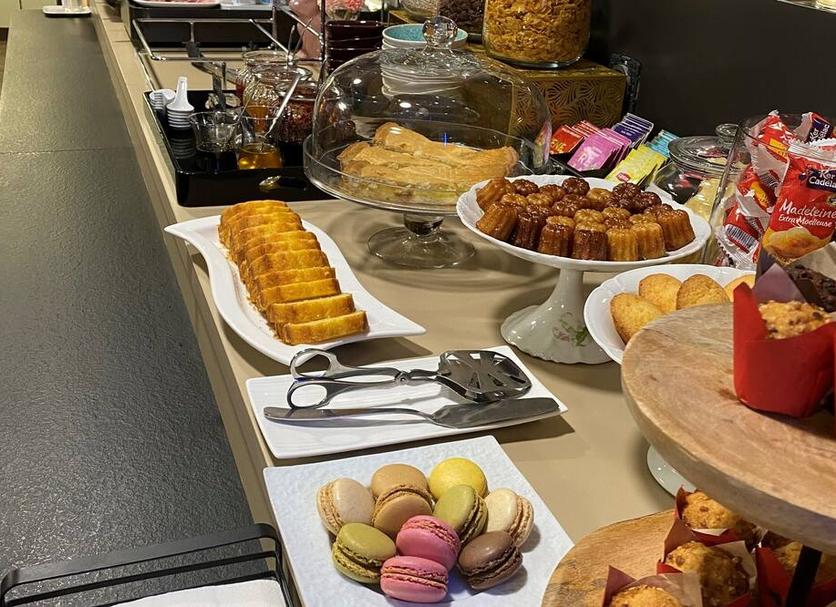 Buffet Photo