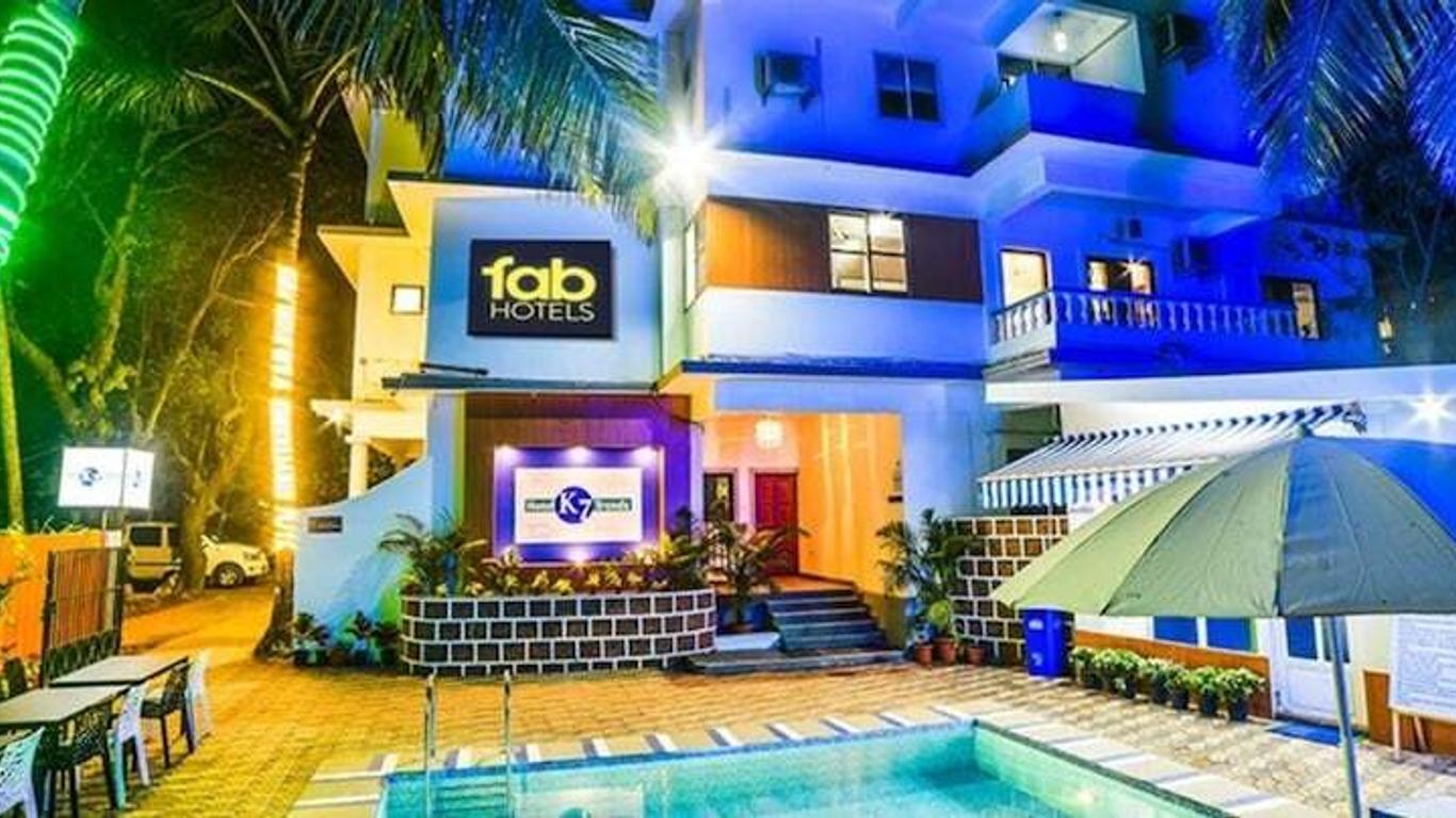 Fabhotel K7 Trends With Pool, Baga Beach - Nr Baga Beach