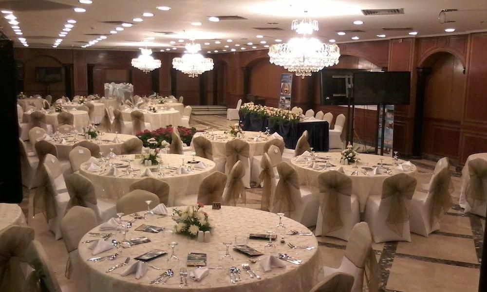 Banquet hall