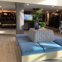 Oxford Suites Portland - Jantzen Beach