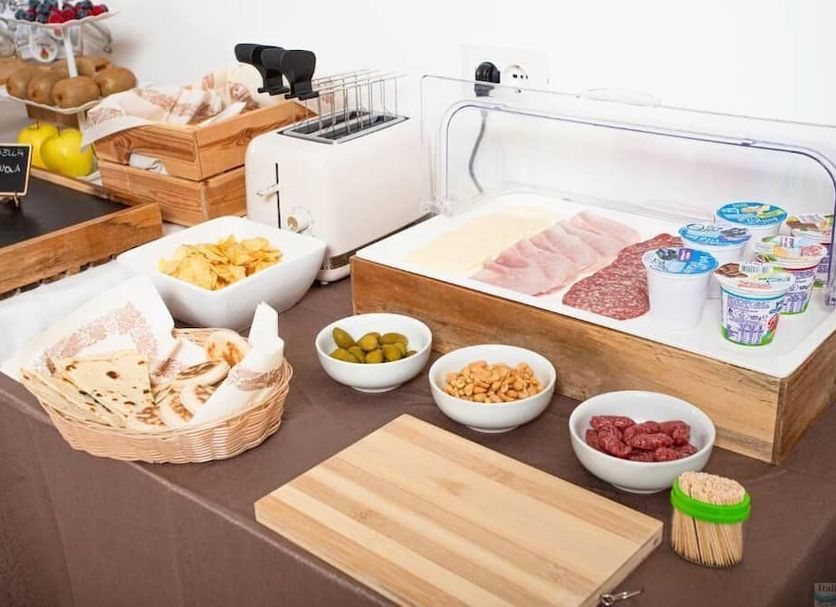 Buffet Photo
