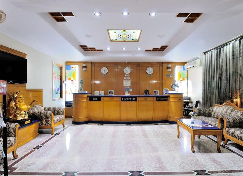 Front desk Photo