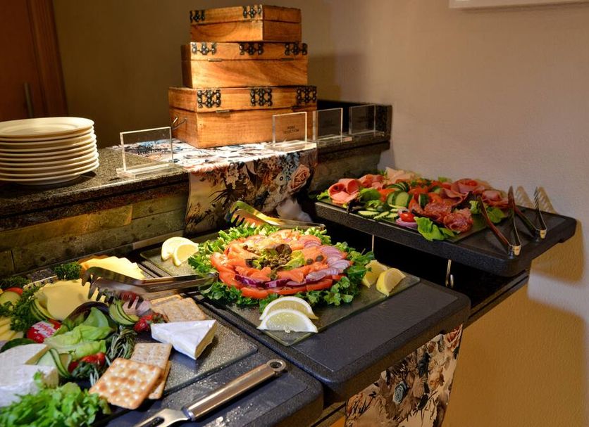 Buffet Photo