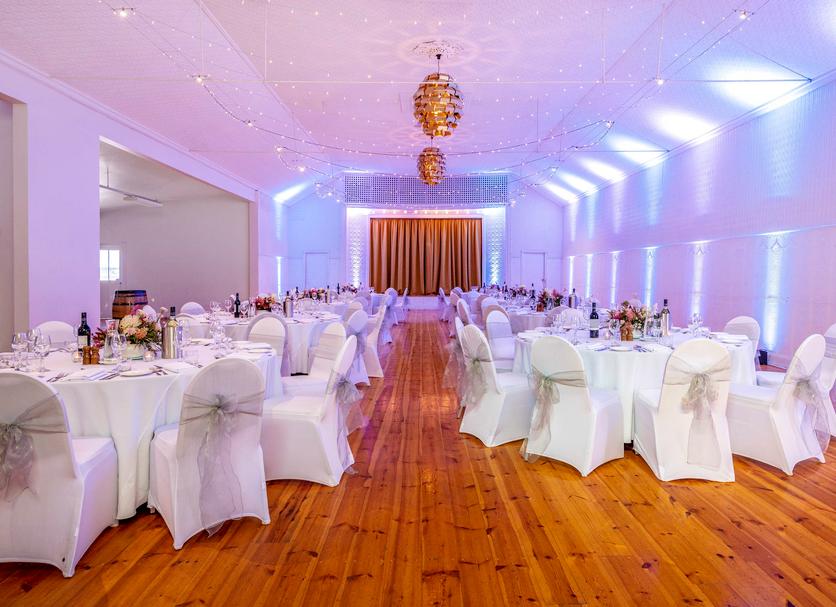 Banquet hall Photo
