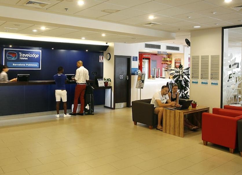Front desk Photo