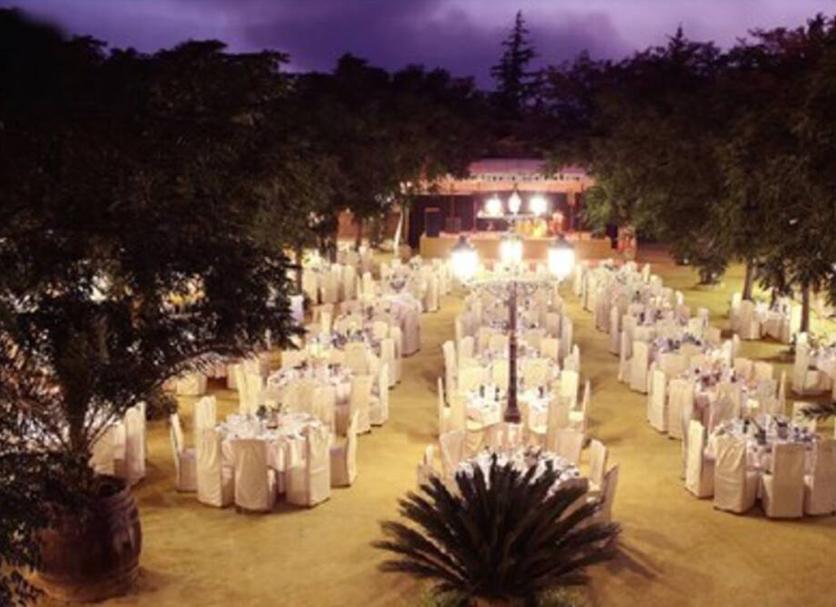 Banquet hall Photo