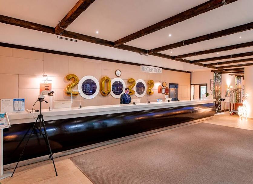 Front desk Photo