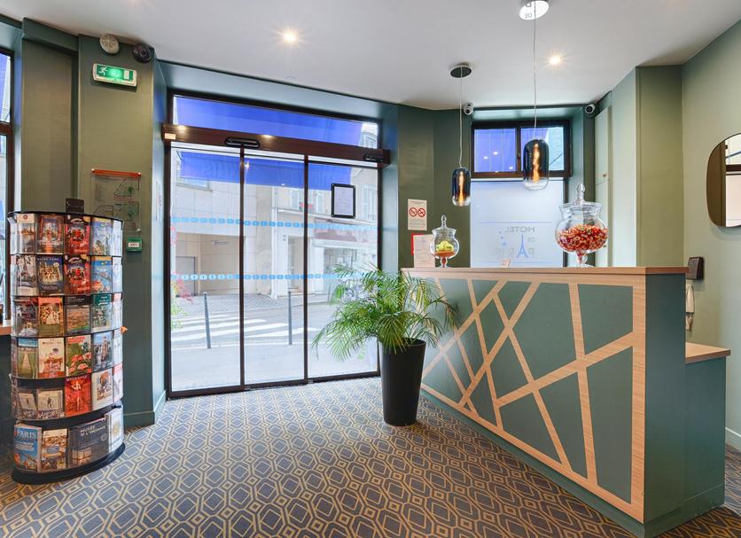 Front desk Photo