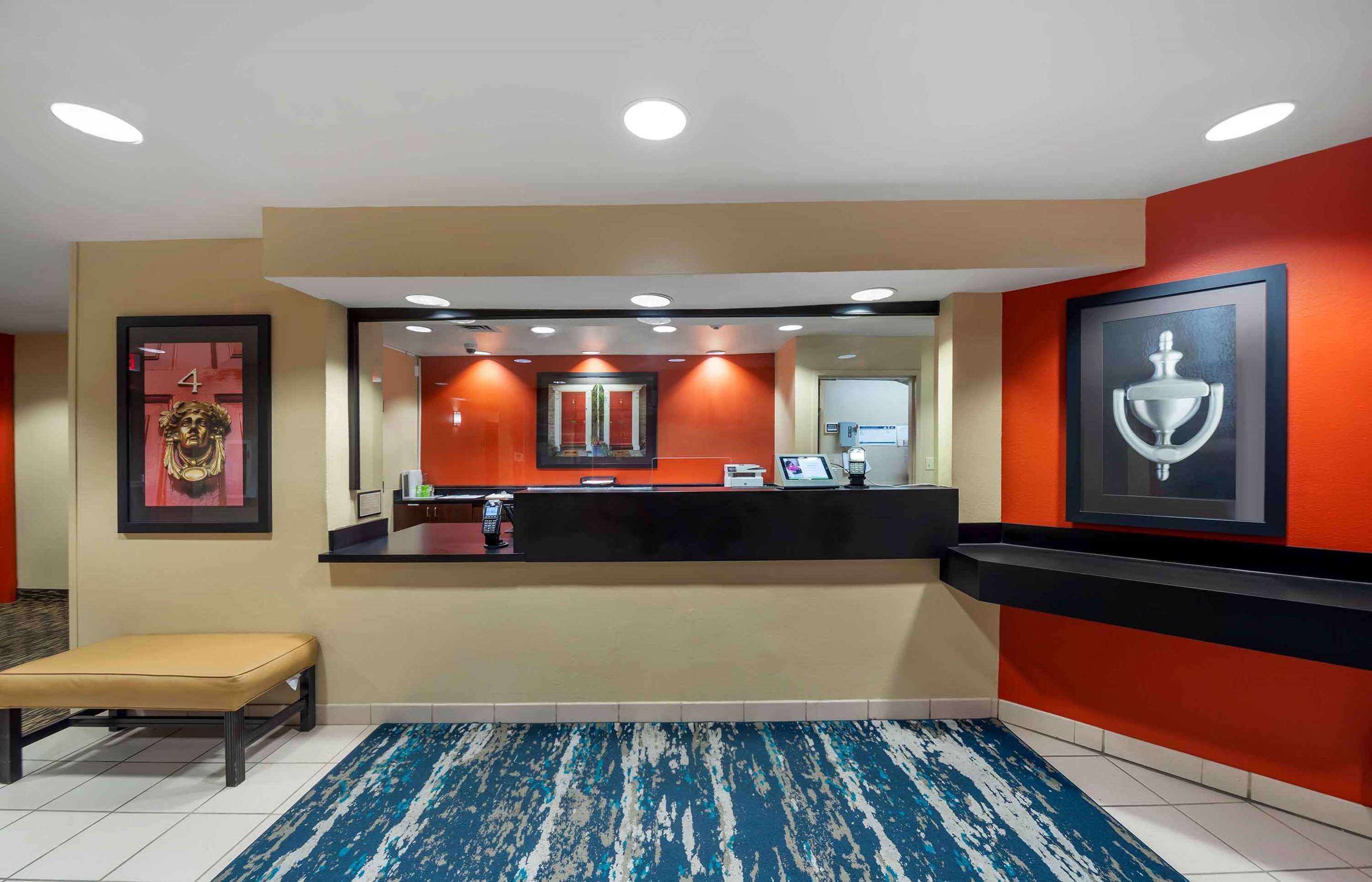 Front desk Photo