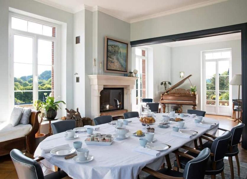 Dining room Photo