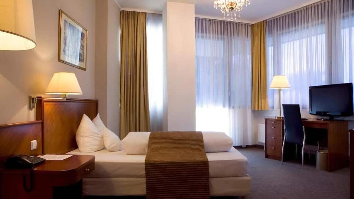Ross Hotel