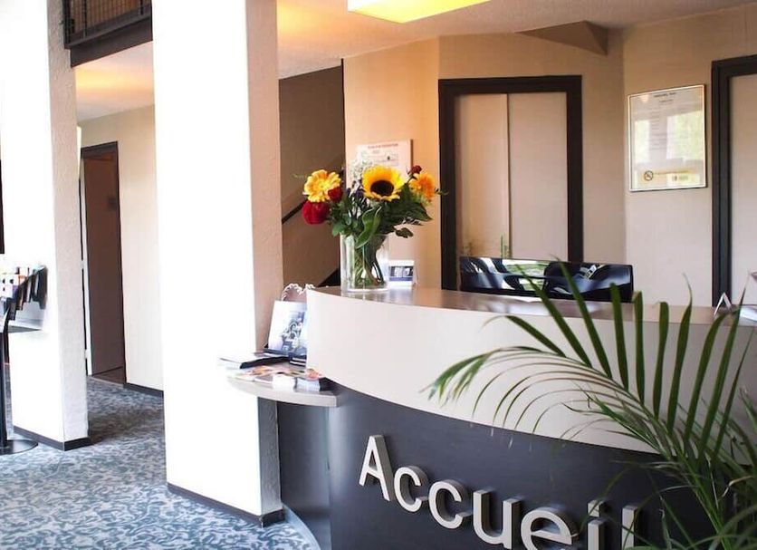 Front desk Photo