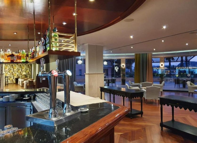 Bar Photo