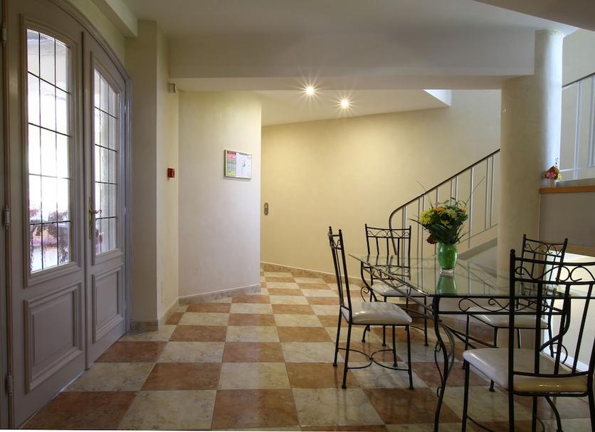 Dining room Photo