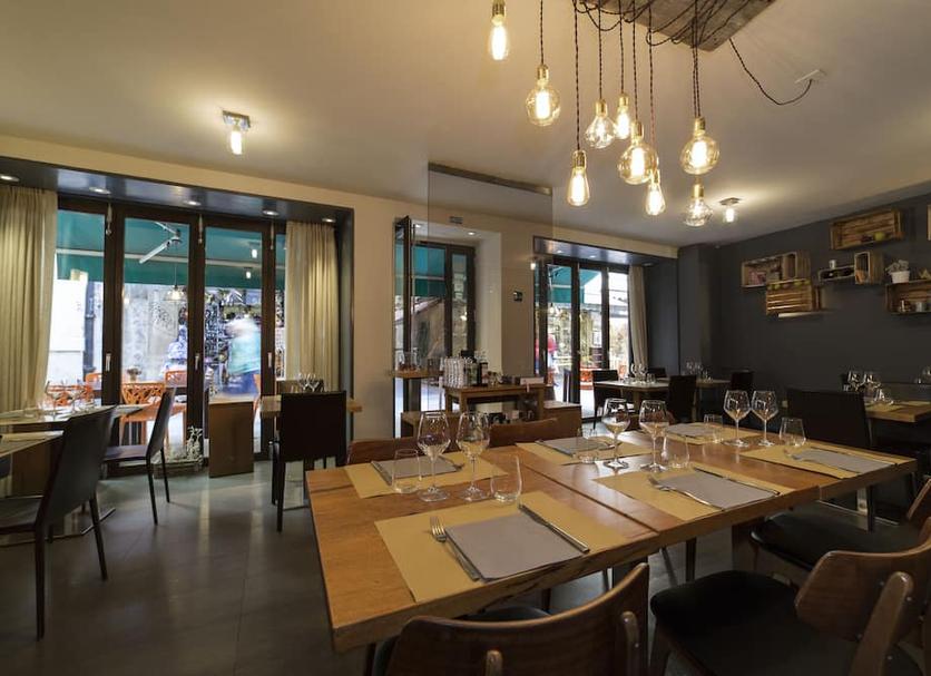 Restaurant Photo