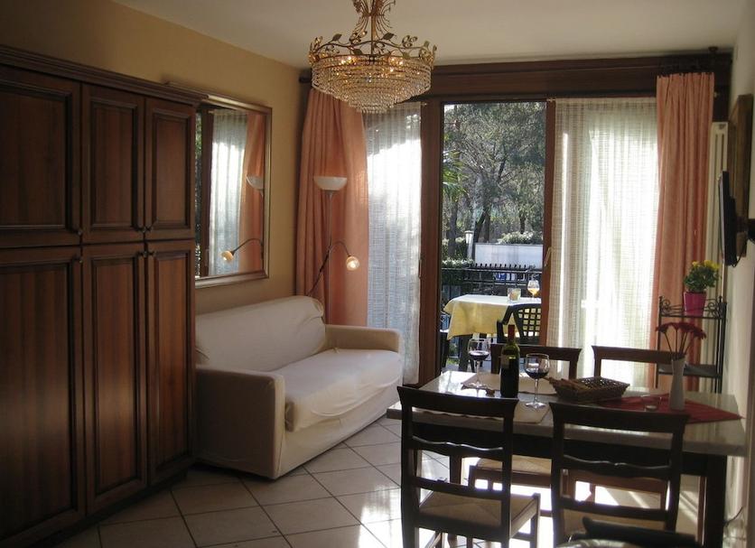 Dining room Photo