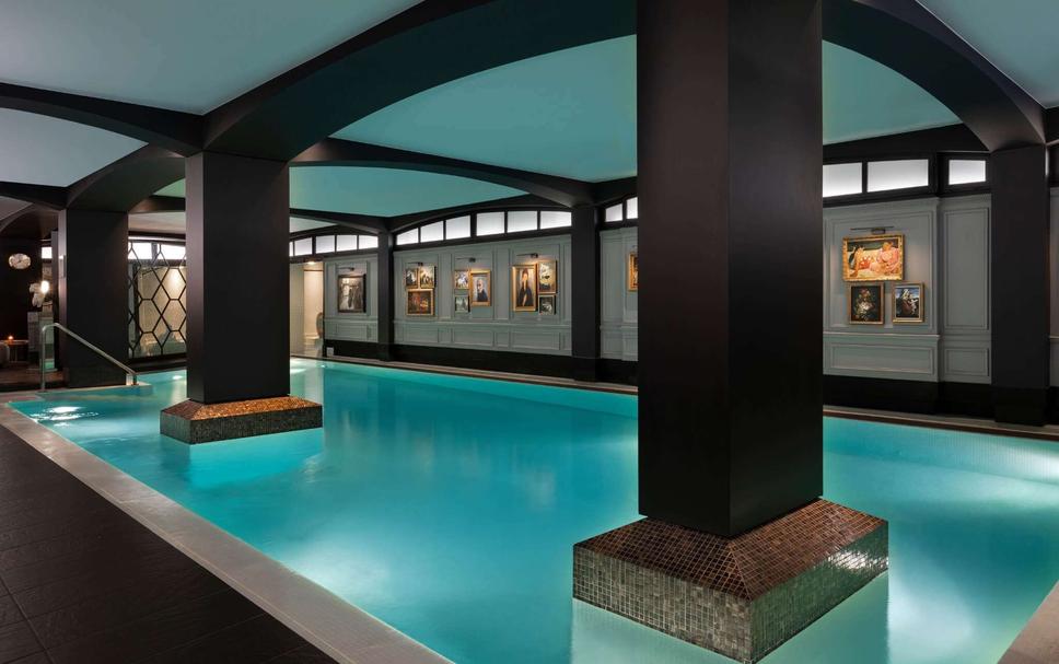 Hôtel Barrière Fouquet's Paris ₹ 72,407. Paris Hotel Deals & Reviews - KAYAK