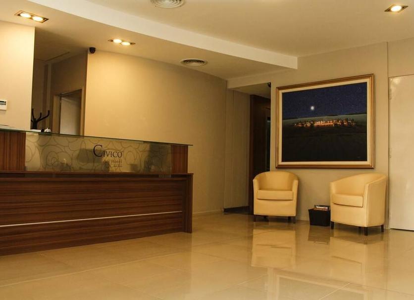 Front desk Photo