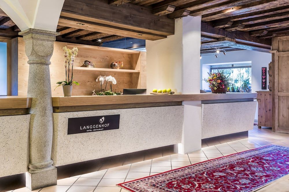 Front desk Photo