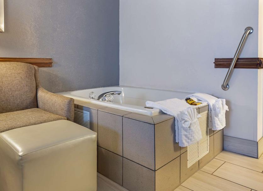 Laundry facility Photo