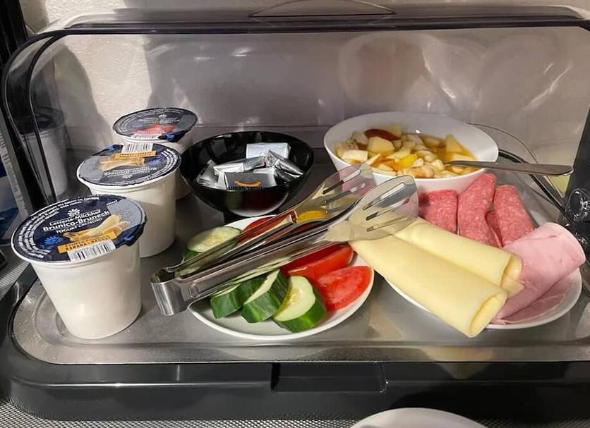 Buffet Photo