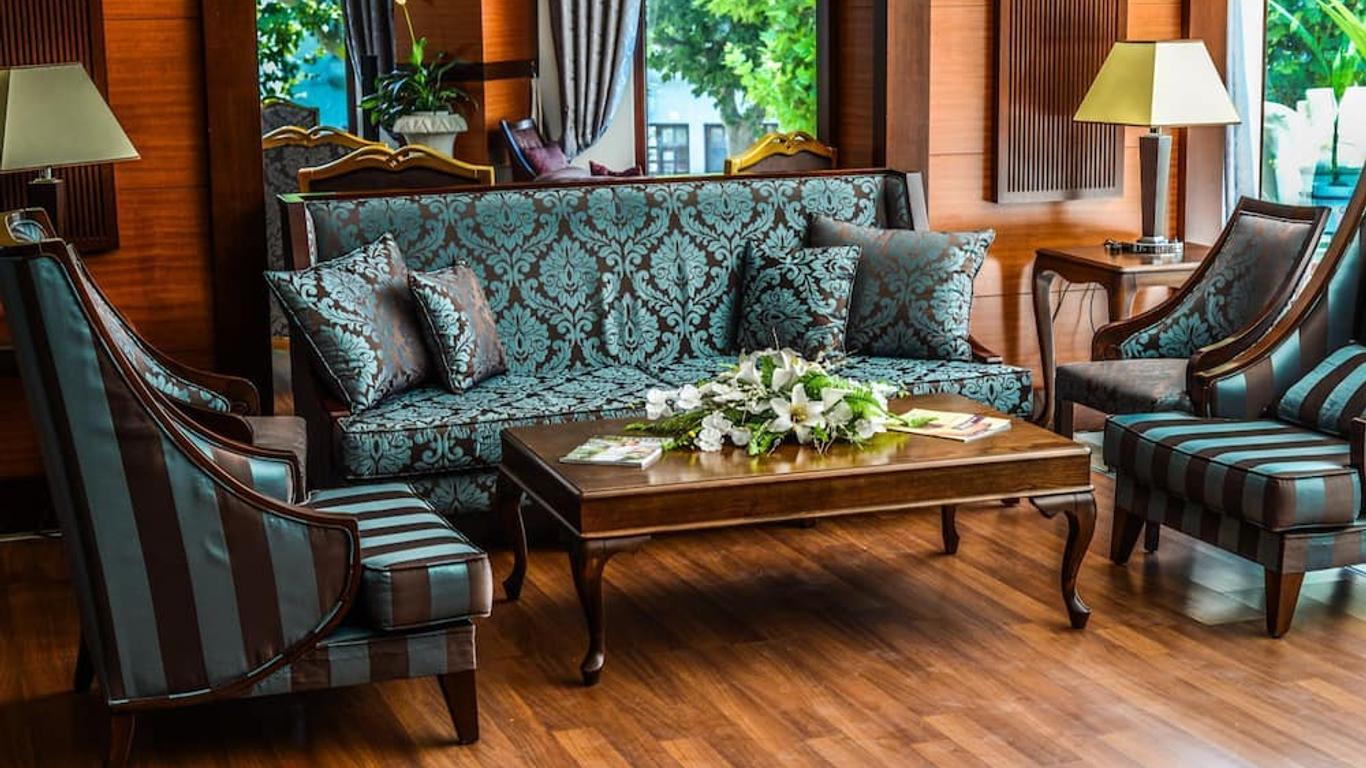 Paradise Island Hotel