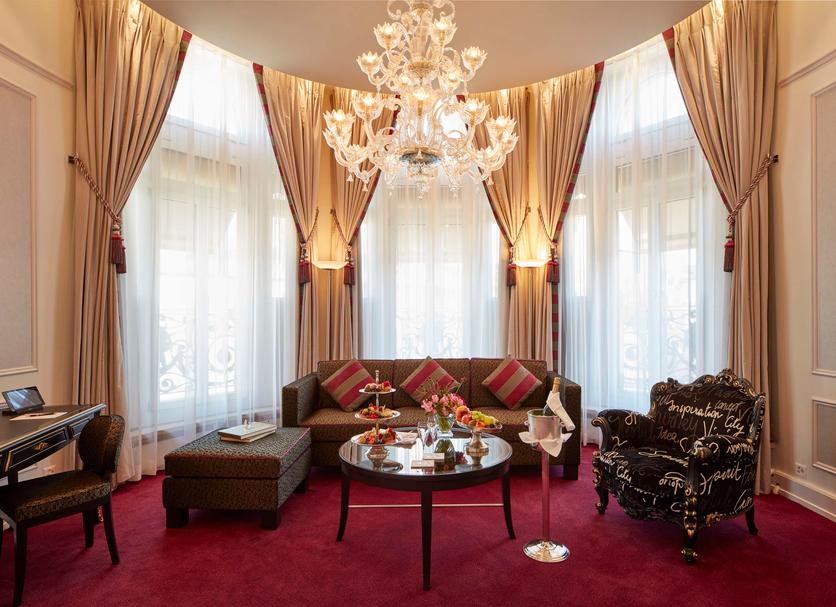 Lounge Photo