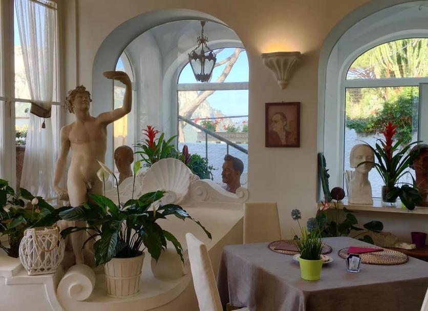 Dining room Photo