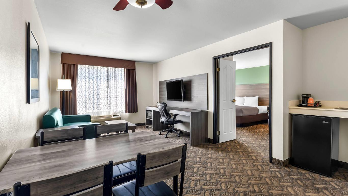 Quality Inn & Suites Airport West