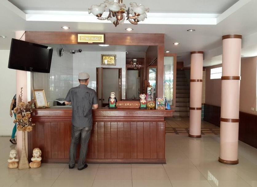 Front desk Photo