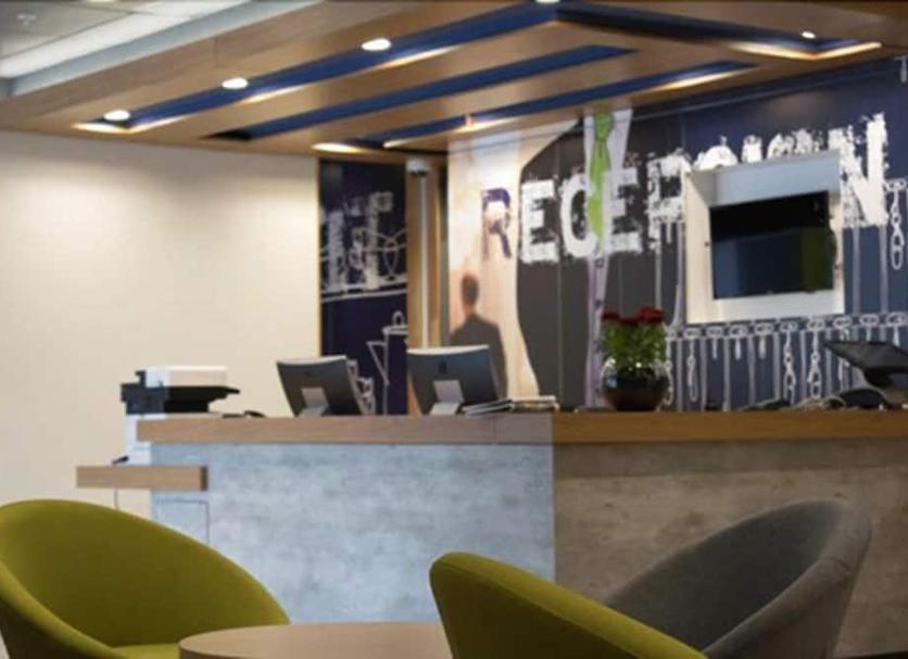 Front desk Photo