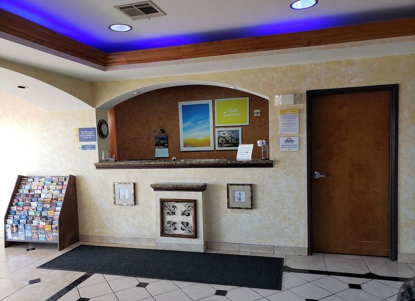Front desk Photo