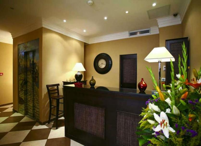 Front desk Photo