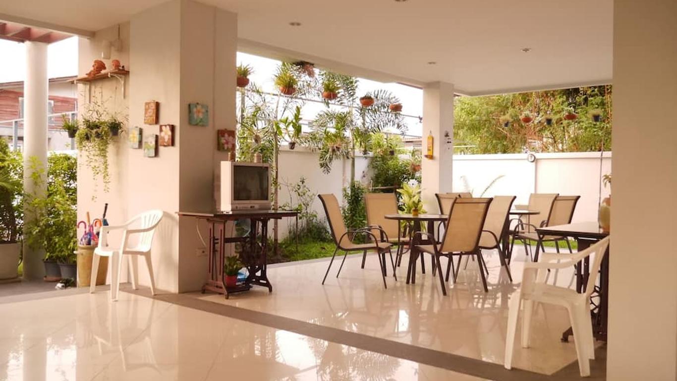 The Meet Green Apartment