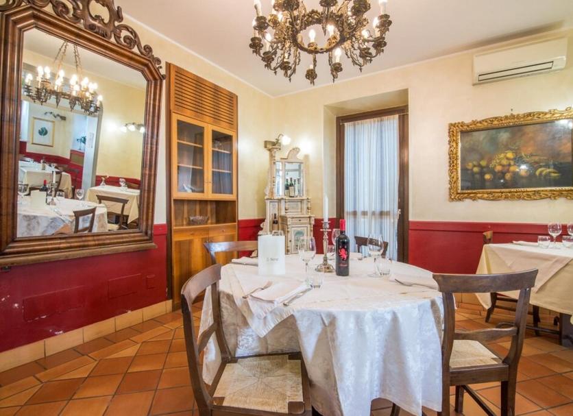 Dining room Photo