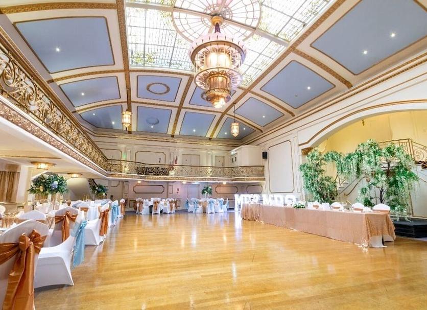 Banquet hall Photo