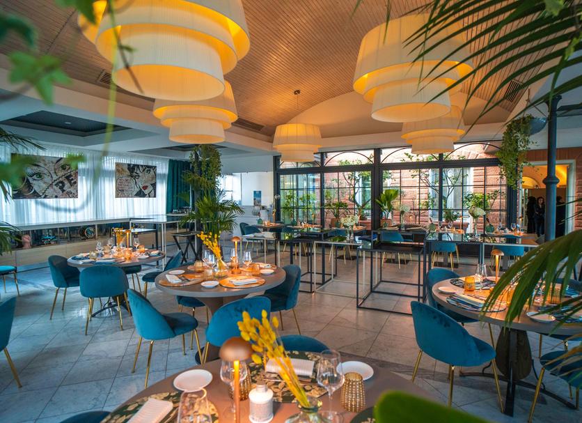 Restaurant Photo