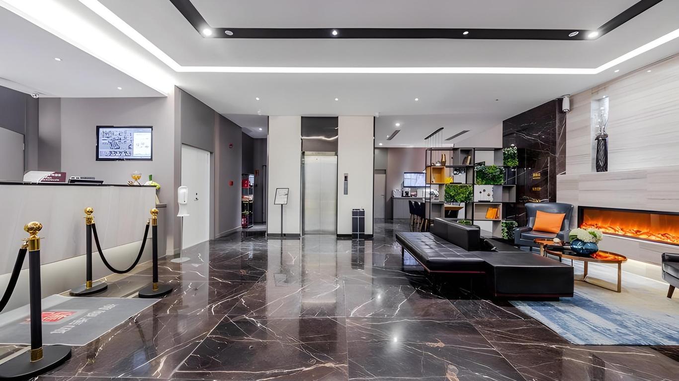 Home Inn Style Golden Nanjing Jiangning Longhu Tianjie Zhushan Road Metro Station