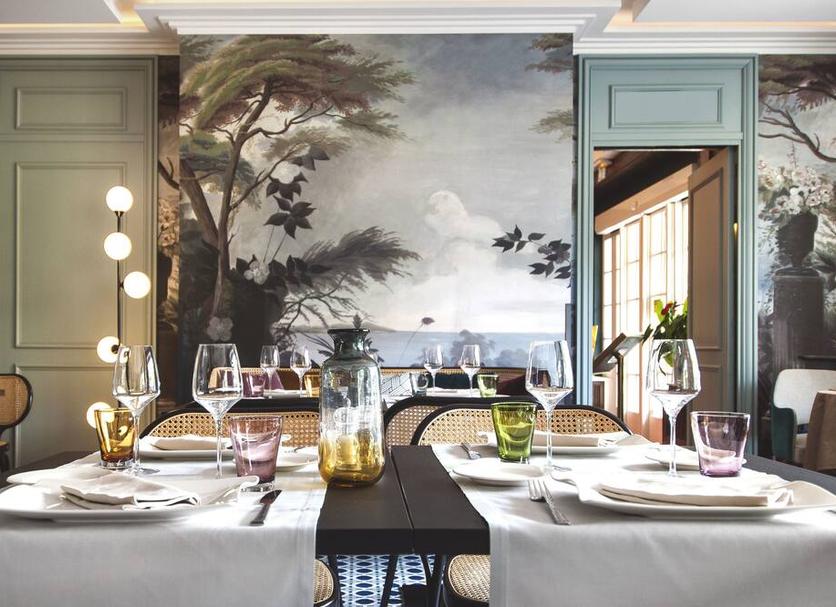 Dining room Photo
