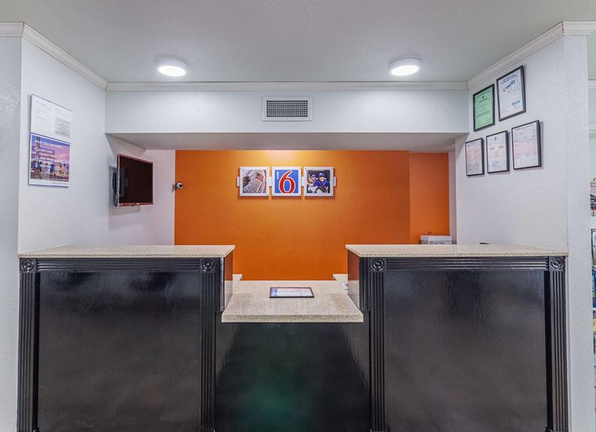 Front desk Photo