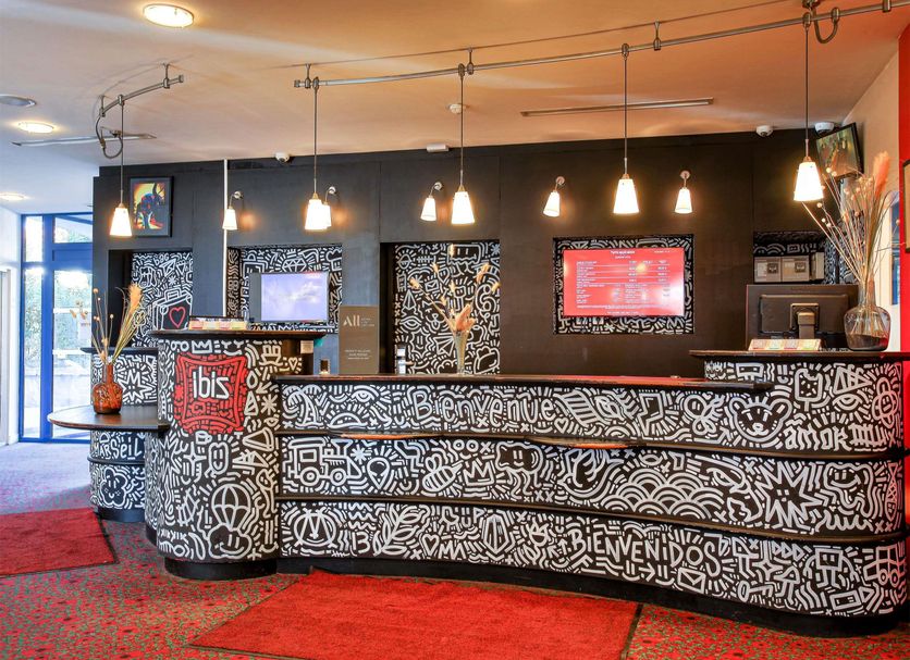 Front desk Photo