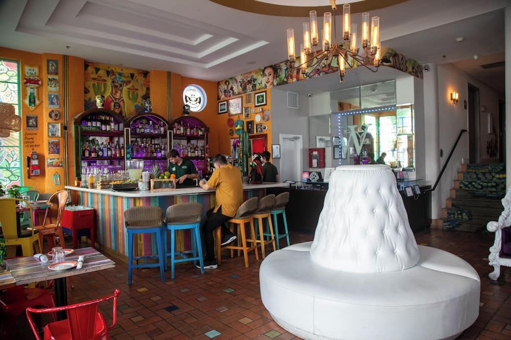 Bar