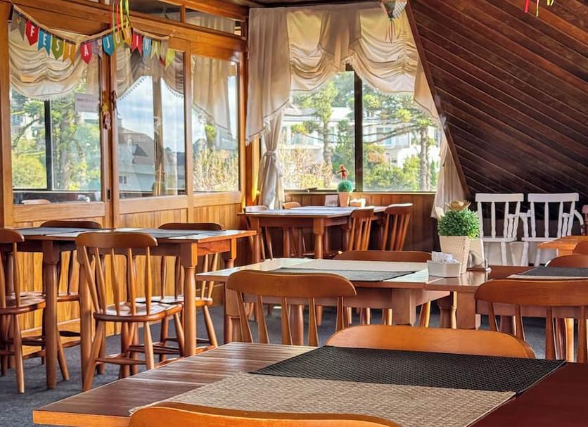 Restaurant Photo