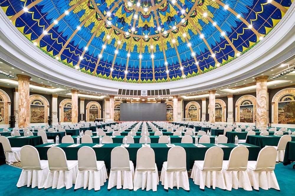 Banquet hall