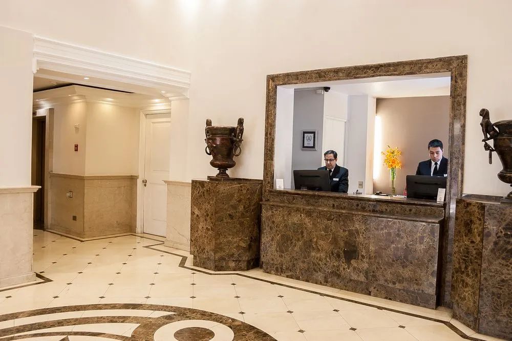 Front desk Photo