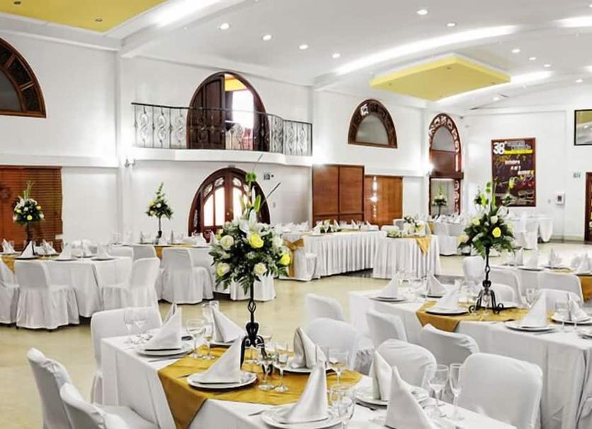 Banquet hall Photo